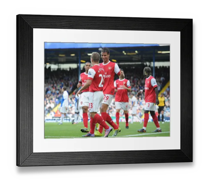 Framed Print : Arshavin and Chamakh: Celebrating a 2-1 Arsenal Lead Over Blackburn Rovers