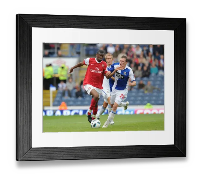 Framed Print : Abou Diaby (Arsenal) Phil Jones (Blackburn). Blackburn Rovers 1: 2 Arsenal
