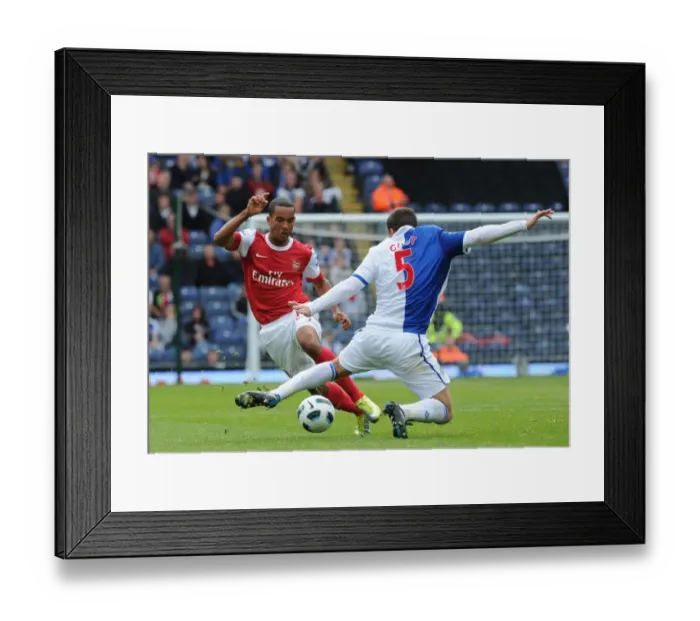 Framed Print : Theo Walcott (Arsenal) Gael Givet (Blackburn). Blackburn Rovers 1: 2 Arsenal