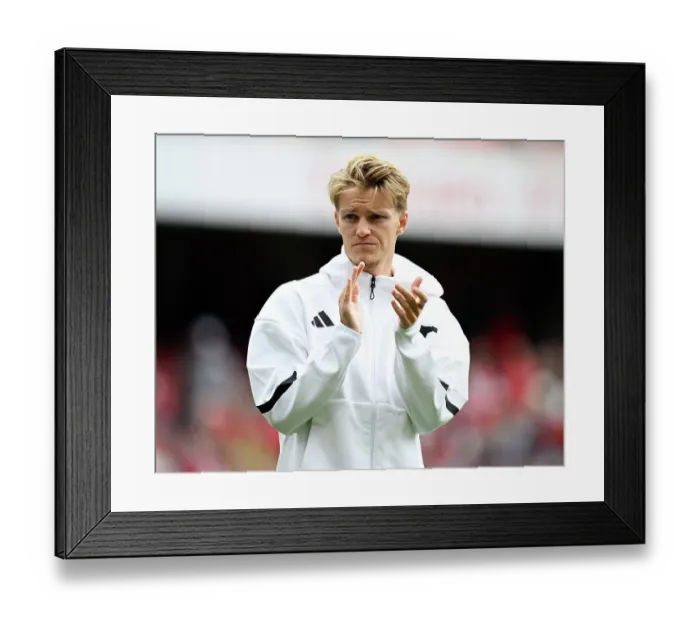 Framed Print : Arsenal FC v Brighton & Hove Albion FC - Premier League Framed Print : Arsenal FC v Brighton & Hove Albion FC - Premier League
