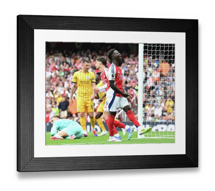 Framed Print : Arsenal FC v Brighton & Hove Albion FC - Premier League