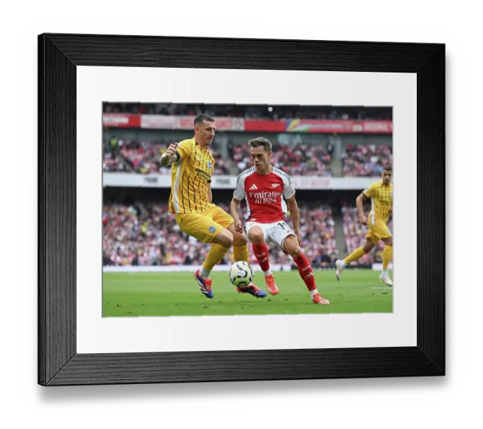 Framed Print : Arsenal FC v Brighton & Hove Albion FC - Premier League