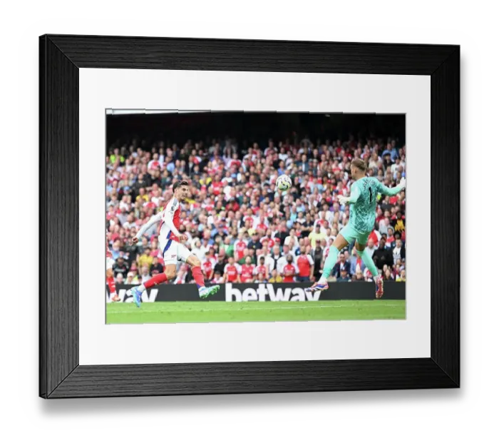 Framed Print : Arsenal FC v Brighton & Hove Albion FC - Premier League