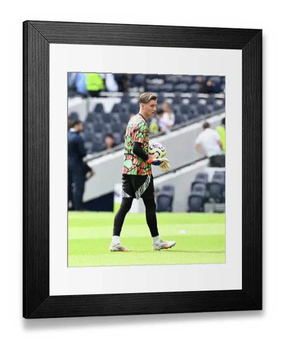Framed Print : Tottenham Hotspur FC v Arsenal FC - Premier League