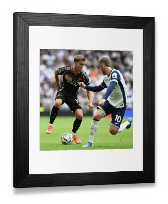 Framed Print : Tottenham Hotspur FC v Arsenal FC - Premier League