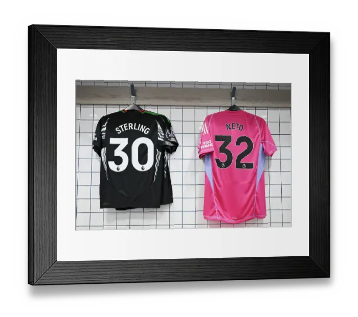 Framed Print : Tottenham Hotspur FC v Arsenal FC - Premier League Framed Print : Tottenham Hotspur FC v Arsenal FC - Premier League
