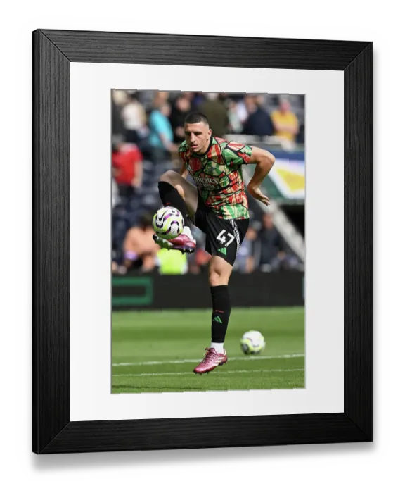 Framed Print : Tottenham Hotspur FC v Arsenal FC - Premier League
