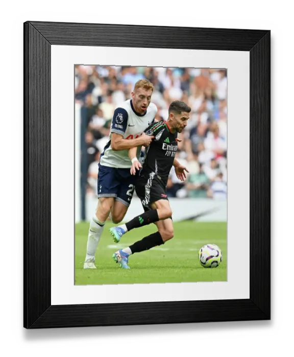Framed Print : Tottenham Hotspur FC v Arsenal FC - Premier League Framed Print : Tottenham Hotspur FC v Arsenal FC - Premier League