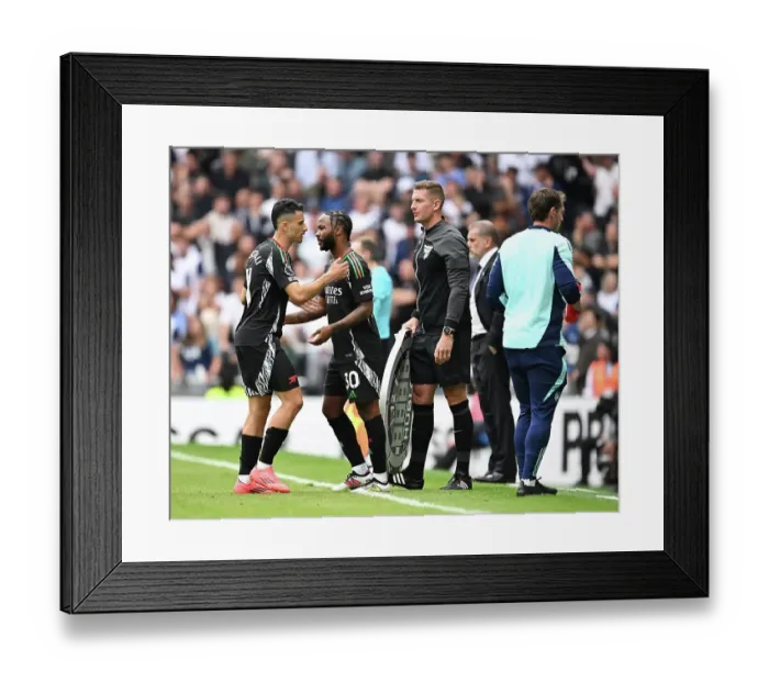 Framed Print : Tottenham Hotspur FC v Arsenal FC - Premier League