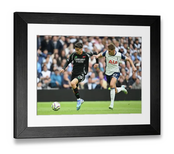 Framed Print : Tottenham Hotspur FC v Arsenal FC - Premier League Framed Print : Tottenham Hotspur FC v Arsenal FC - Premier League