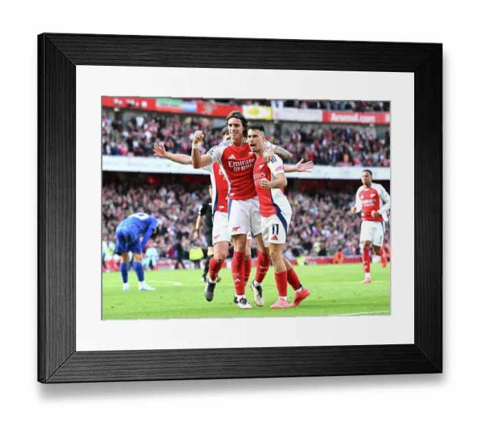 Framed Print : Arsenal FC v Leicester City FC - Premier League Framed Print : Arsenal FC v Leicester City FC - Premier League