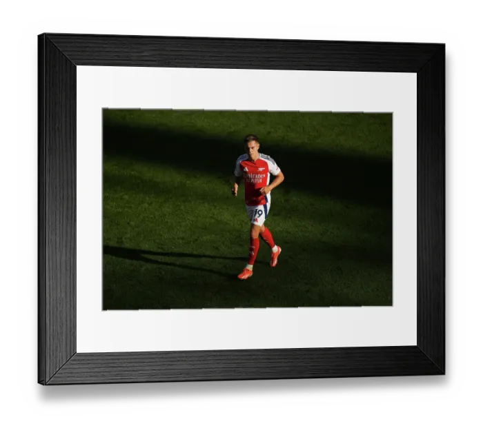 Framed Print : Arsenal FC v Leicester City FC - Premier League