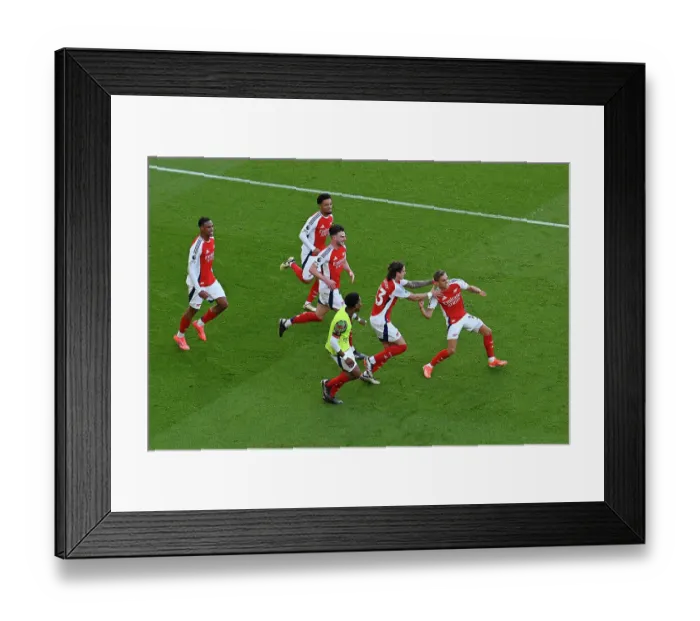 Framed Print : Arsenal FC v Leicester City FC - Premier League