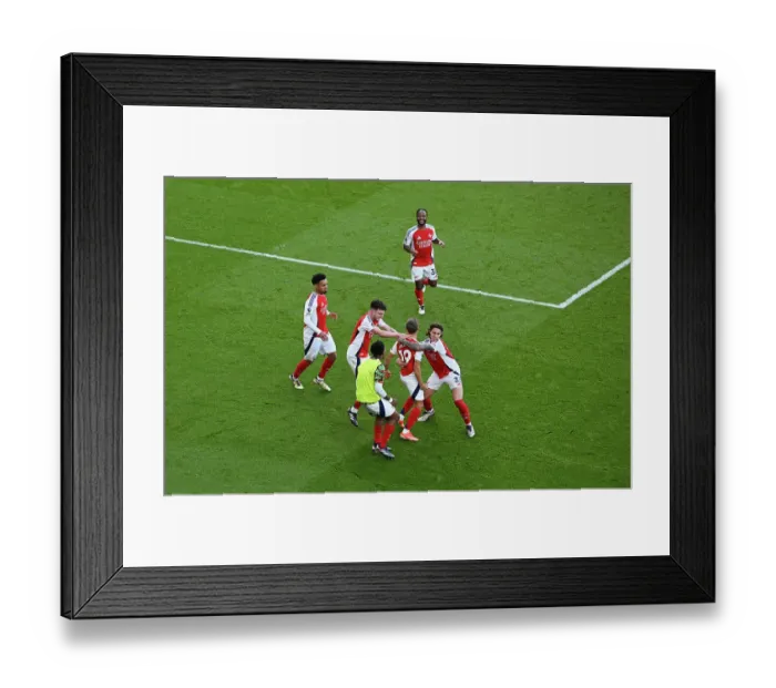 Framed Print : Arsenal FC v Leicester City FC - Premier League Framed Print : Arsenal FC v Leicester City FC - Premier League