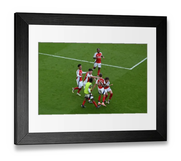 Framed Print : Arsenal FC v Leicester City FC - Premier League Framed Print : Arsenal FC v Leicester City FC - Premier League