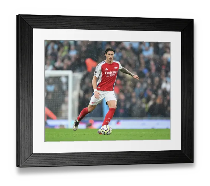 Framed Print : Manchester City FC v Arsenal FC - Premier League Framed Print : Manchester City FC v Arsenal FC - Premier League