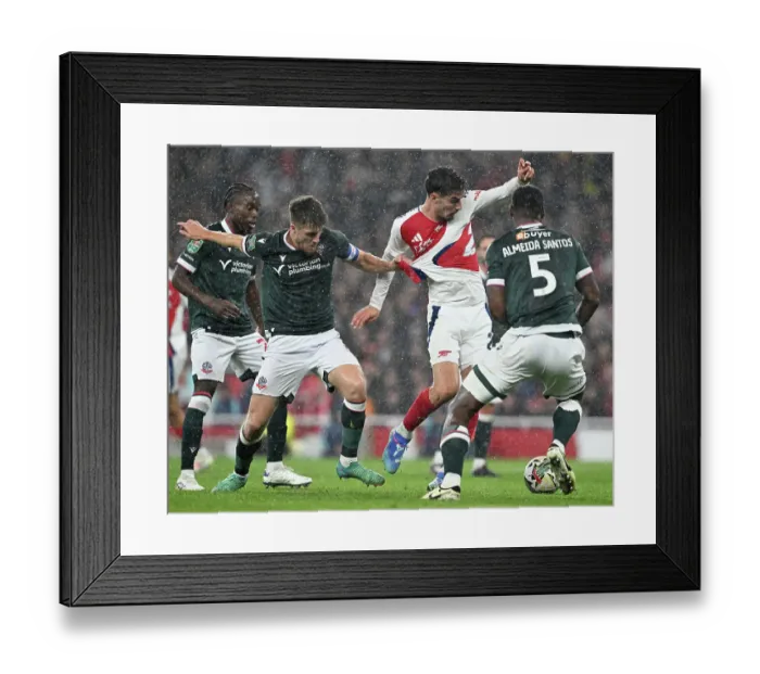 Framed Print : Arsenal v Bolton Wanderers - Carabao Cup Third Round Framed Print : Arsenal v Bolton Wanderers - Carabao Cup Third Round