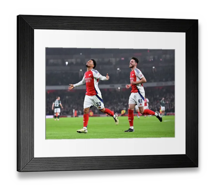 Framed Print : Arsenal v Bolton Wanderers - Carabao Cup Third Round Framed Print : Arsenal v Bolton Wanderers - Carabao Cup Third Round