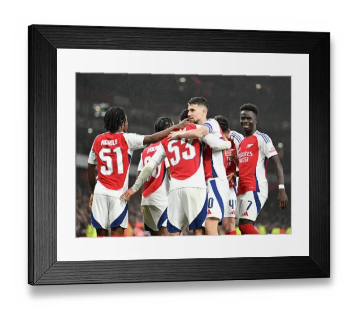 Framed Print : Arsenal v Bolton Wanderers - Carabao Cup Third Round Framed Print : Arsenal v Bolton Wanderers - Carabao Cup Third Round