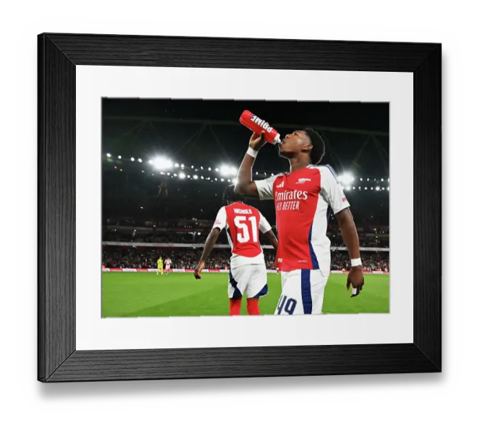 Framed Print : Arsenal v Bolton Wanderers - Carabao Cup Third Round Framed Print : Arsenal v Bolton Wanderers - Carabao Cup Third Round