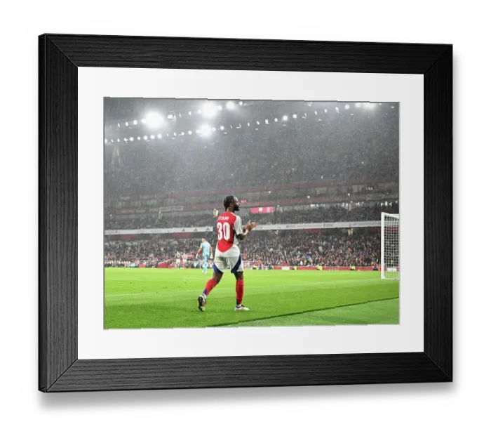 Framed Print : Arsenal v Bolton Wanderers - Carabao Cup Third Round Framed Print : Arsenal v Bolton Wanderers - Carabao Cup Third Round