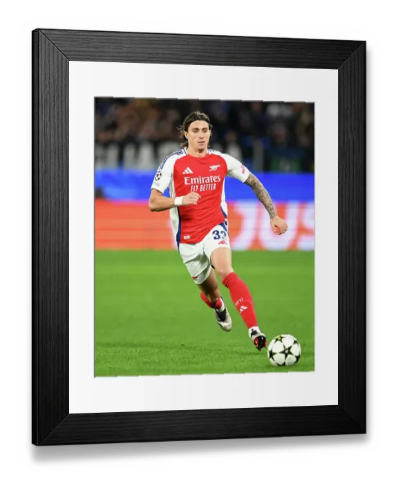 Framed Print : Atalanta BC v Arsenal FC - UEFA Champions League 2024 / 25 League Phase MD1