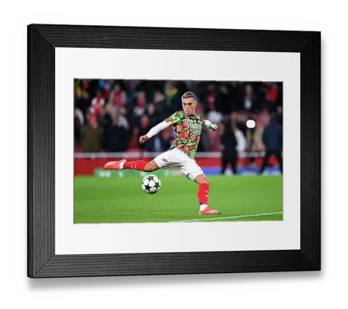 Framed Print : Arsenal FC v Paris Saint-Germain - UEFA Champions League 2024 / 25 League Phase MD2