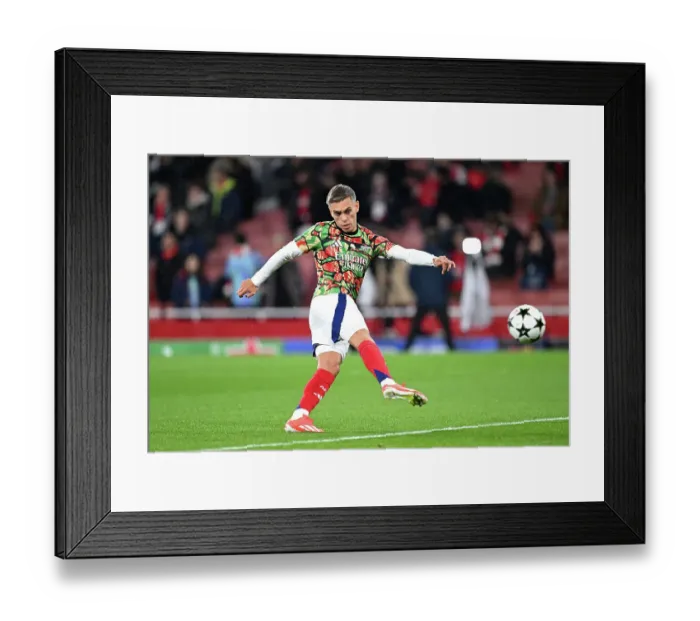 Framed Print : Arsenal FC v Paris Saint-Germain - UEFA Champions League 2024 / 25 League Phase MD2