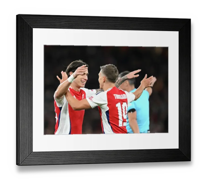 Framed Print : Arsenal FC v Paris Saint-Germain - UEFA Champions League 2024 / 25 League Phase MD2