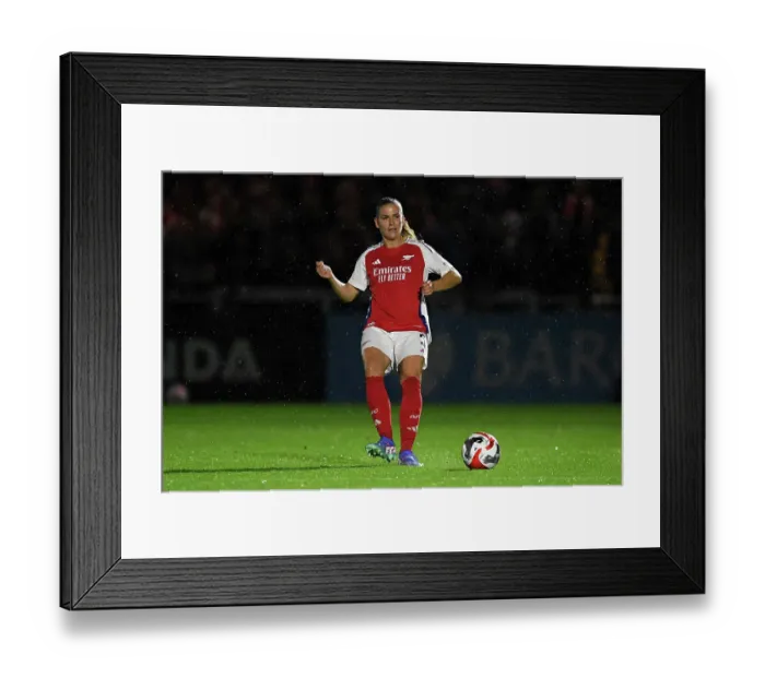 Framed Print : Arsenal v Hacken: UEFA Women's Champions League 2nd Round 2nd Leg Framed Print : Arsenal v Hacken: UEFA Women's Champions League 2nd Round 2nd Leg