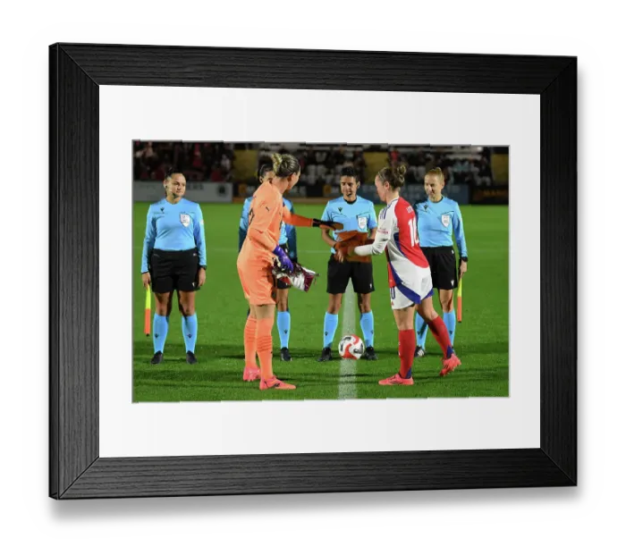 Framed Print : Arsenal v Hacken: UEFA Women's Champions League 2nd Round 2nd Leg Framed Print : Arsenal v Hacken: UEFA Women's Champions League 2nd Round 2nd Leg