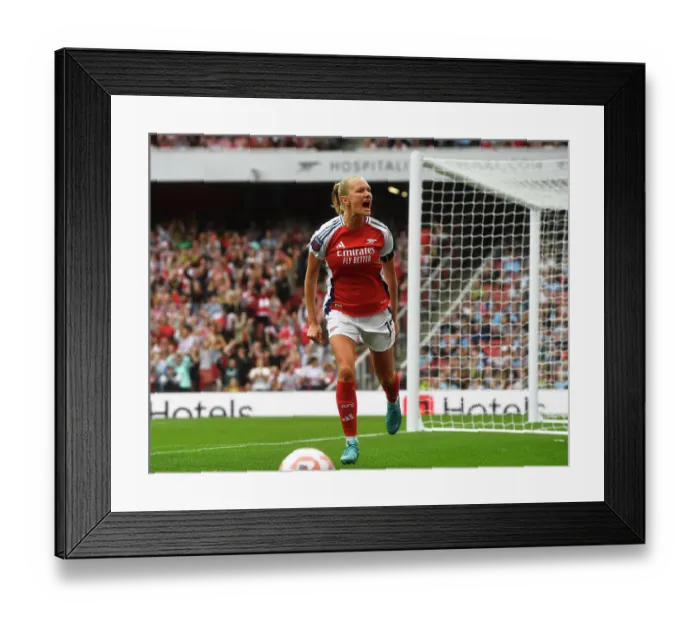 Framed Print : Arsenal v Manchester City - Barclays Women's Super League