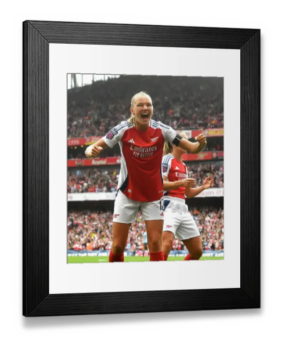 Framed Print : Arsenal v Manchester City - Barclays Women's Super League
