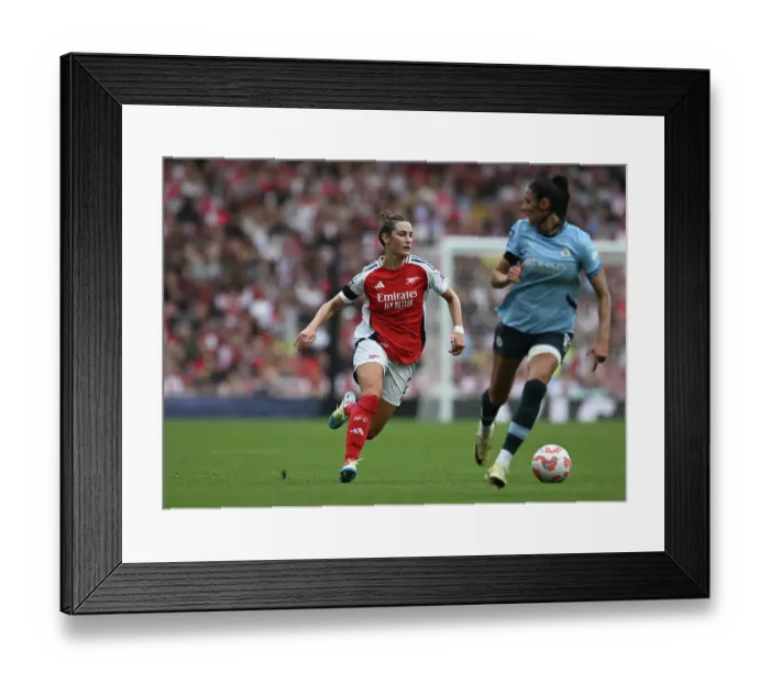 Framed Print : Arsenal v Manchester City - Barclays Women's Super League