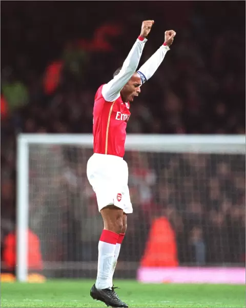 Thierry Henry (Arsenal) celebratesat the final whistle