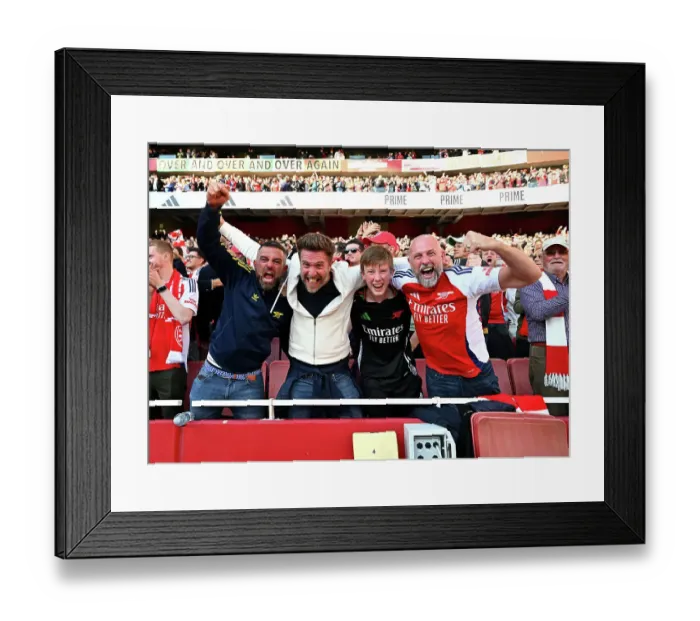 Framed Print : Arsenal FC v Southampton FC - Premier League