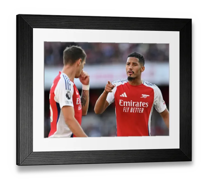 Framed Print : Arsenal FC v Southampton FC - Premier League