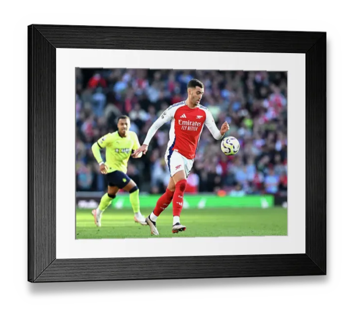 Framed Print : Arsenal FC v Southampton FC - Premier League