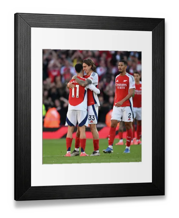 Framed Print : Arsenal FC v Southampton FC - Premier League Framed Print : Arsenal FC v Southampton FC - Premier League