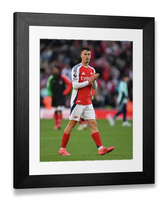 Framed Print : Arsenal FC v Southampton FC - Premier League Framed Print : Arsenal FC v Southampton FC - Premier League