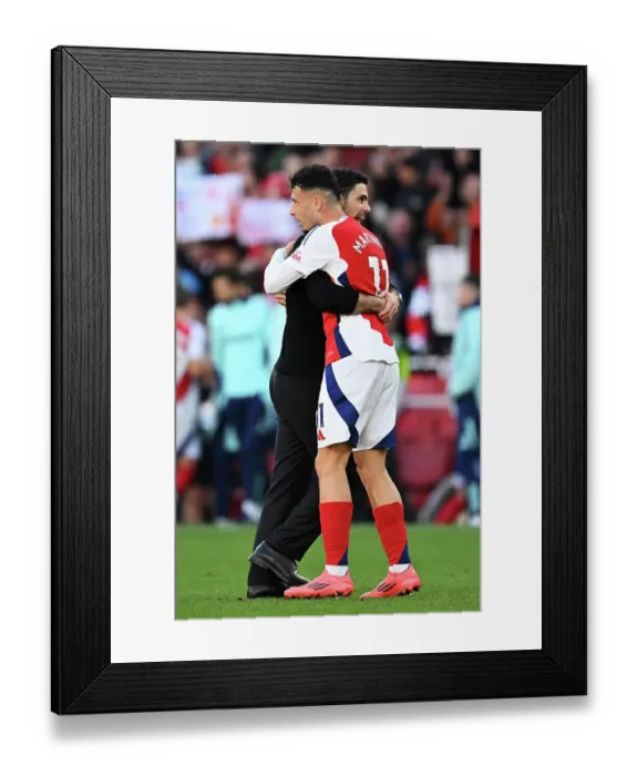 Framed Print : Arsenal FC v Southampton FC - Premier League