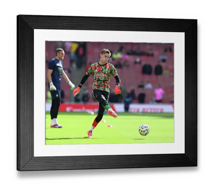 Framed Print : Arsenal FC v Southampton FC - Premier League