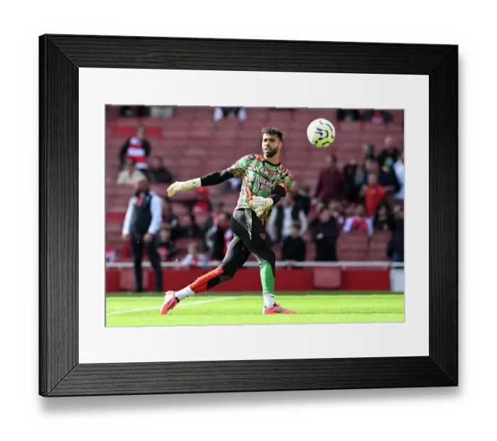 Framed Print : Arsenal FC v Southampton FC - Premier League Framed Print : Arsenal FC v Southampton FC - Premier League