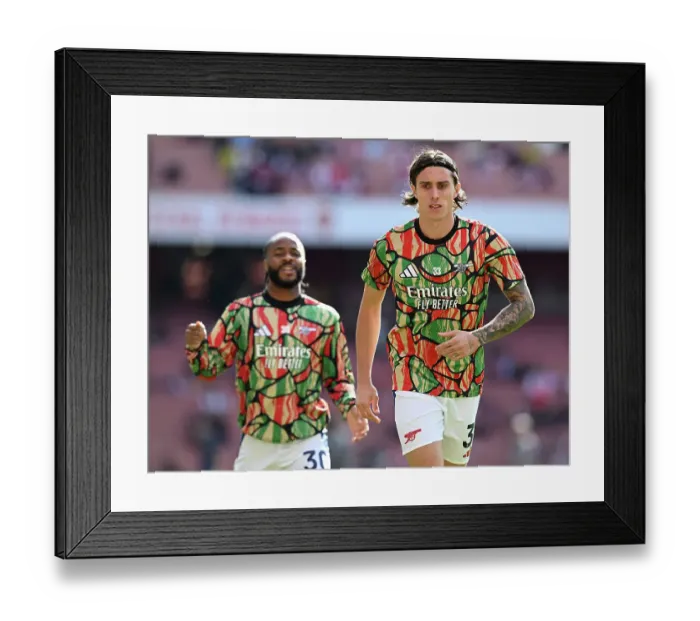Framed Print : Arsenal FC v Southampton FC - Premier League