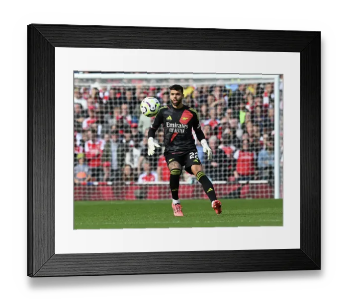 Framed Print : Arsenal FC v Southampton FC - Premier League
