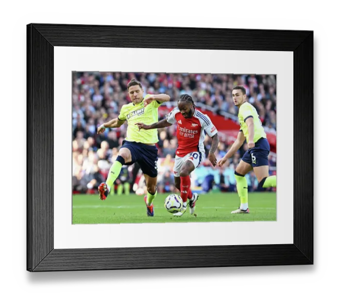 Framed Print : Arsenal FC v Southampton FC - Premier League
