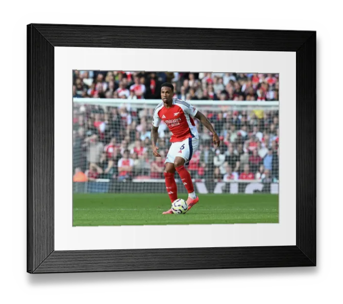 Framed Print : Arsenal FC v Southampton FC - Premier League