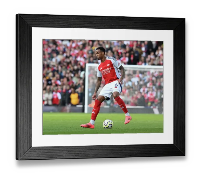 Framed Print : Arsenal FC v Southampton FC - Premier League