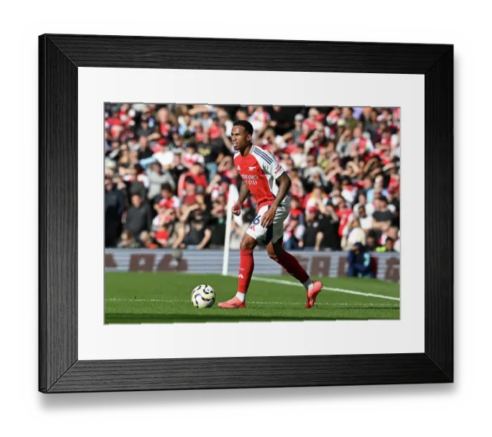 Framed Print : Arsenal FC v Southampton FC - Premier League