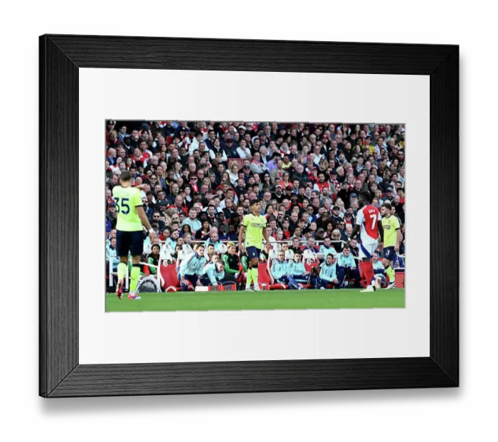 Framed Print : Arsenal FC v Southampton FC - Premier League Framed Print : Arsenal FC v Southampton FC - Premier League